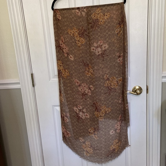 Coach Scarf Signature C Brown Neutral Pink Mauve Gold Wildflower Floral Bouquets - Picture 13 of 13